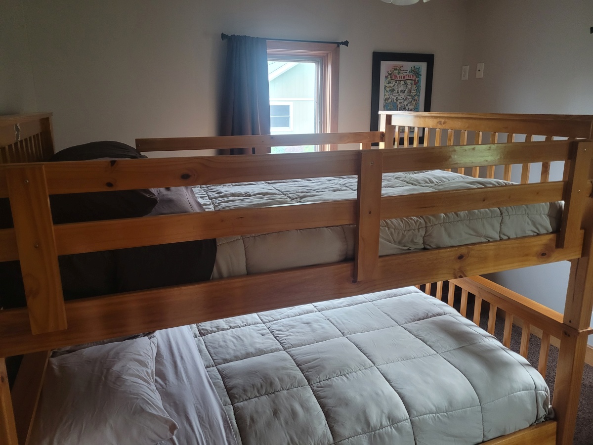 Rent a Lake Delavan Vacation 3 Bedroom Cottage