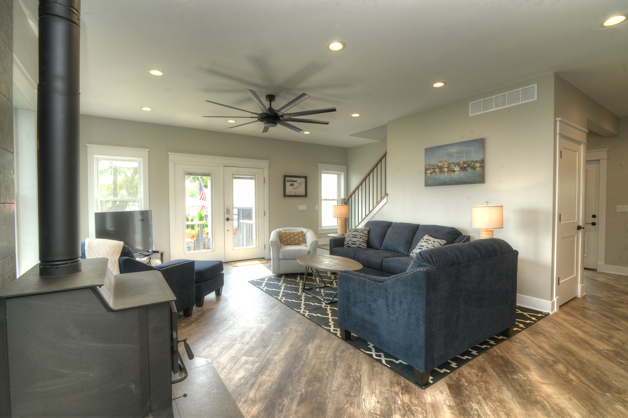 Rent a Lake Delavan 4 Bedroom Luxurious Vacation Home